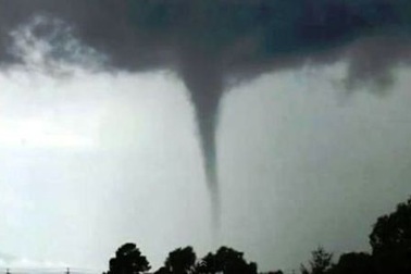 Vòi rồng xuất hiện trên bầu trời New Zealand