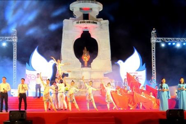 50 năm ký Hiệp định Paris: Xúc động chương trình 'Dấu mốc hòa bình'