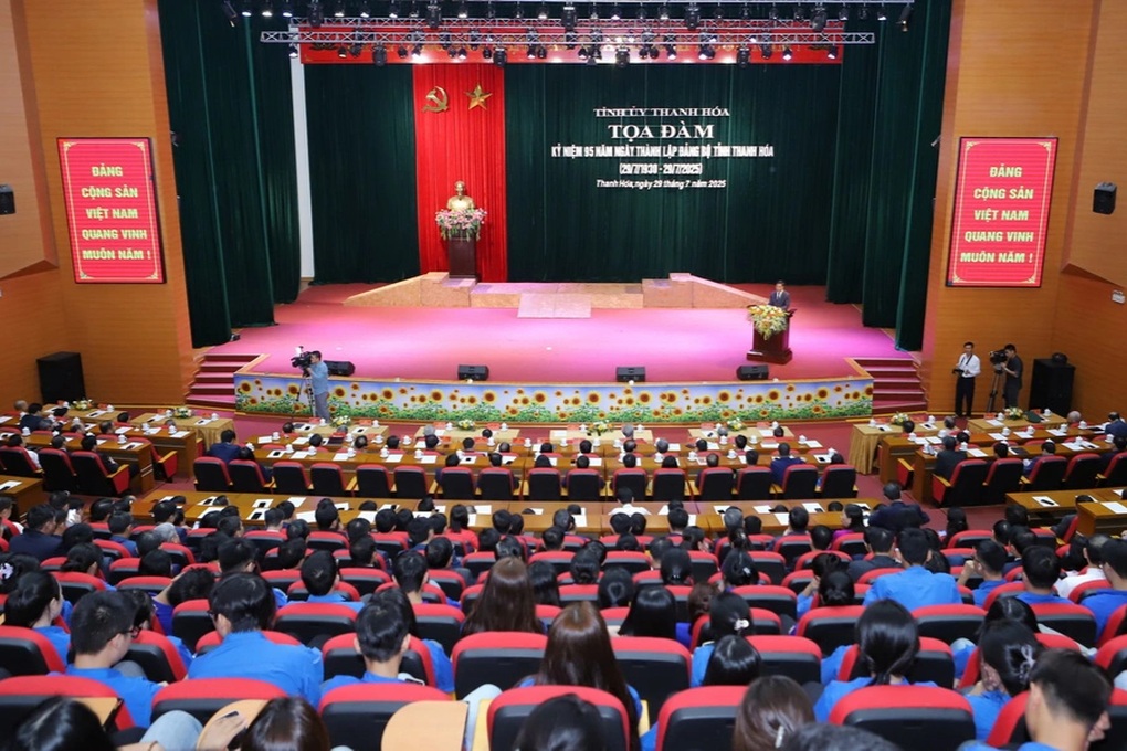 Bí thư Thanh Hóa: “Đoàn kết là cốt lõi thực hiện thắng lợi các nhiệm vụ” - 1 Bí thư Thanh Hóa: “Đoàn kết là cốt lõi thực hiện thắng lợi các nhiệm vụ” - 1