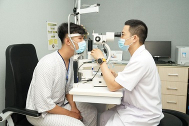 Phẫu thuật khúc xạ để tự tin theo đuổi ngành học, công việc mơ ước