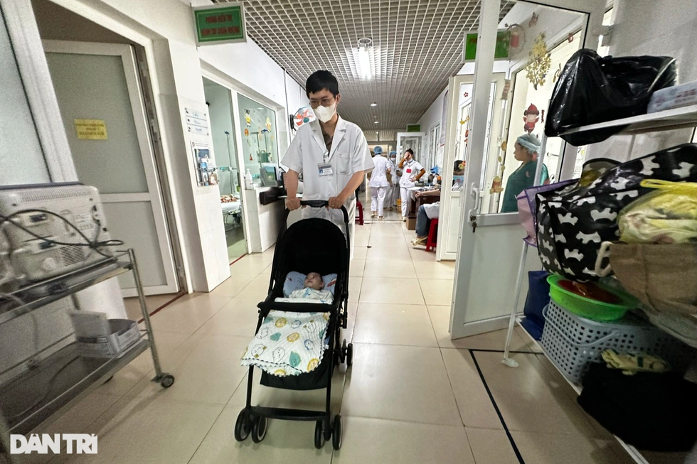 Cậu bé bại não hồi sinh kỳ diệu nhờ 54 bố mẹ mặc áo blouse trắng - 7