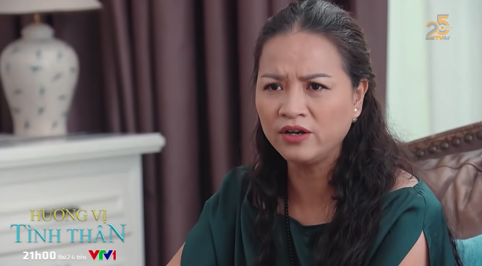 Hương vị tình thân: Bà Sa bị bà Bích nắn gân, nhận tin sốc về nhân tình - 1 Hương vị tình thân: Bà Sa bị bà Bích nắn gân, nhận tin sốc về nhân tình - 1