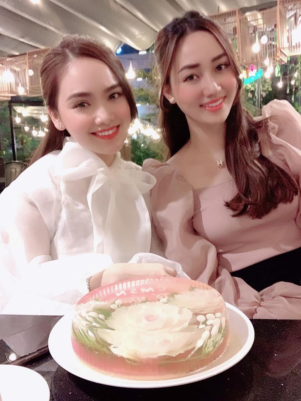Hoa hậu Ngọc Hân, Đỗ Mỹ Linh cùng dàn mỹ nhân hậu cách ly xã hội - 2 Hoa hậu Ngọc Hân, Đỗ Mỹ Linh cùng dàn mỹ nhân hậu cách ly xã hội - 2