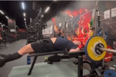 Clip "gymer suýt tử vong vì nâng tạ quá sức" gây xôn xao mạng xã hội tuần qua