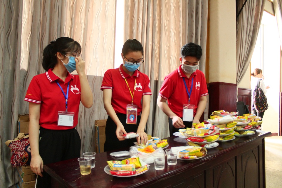 Thầy trò trường Báo nô nức tham gia ngày hội hiến máu tình nguyện - 11 Thầy trò trường Báo nô nức tham gia ngày hội hiến máu tình nguyện - 11