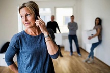 Mẹ vợ thích can thiệp thô bạo vào cuộc sống của vợ chồng tôi