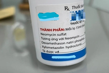 Xịt mũi liên tục 3-4 lần mỗi ngày, cô gái 23 tuổi mặt tròn, tay chân teo