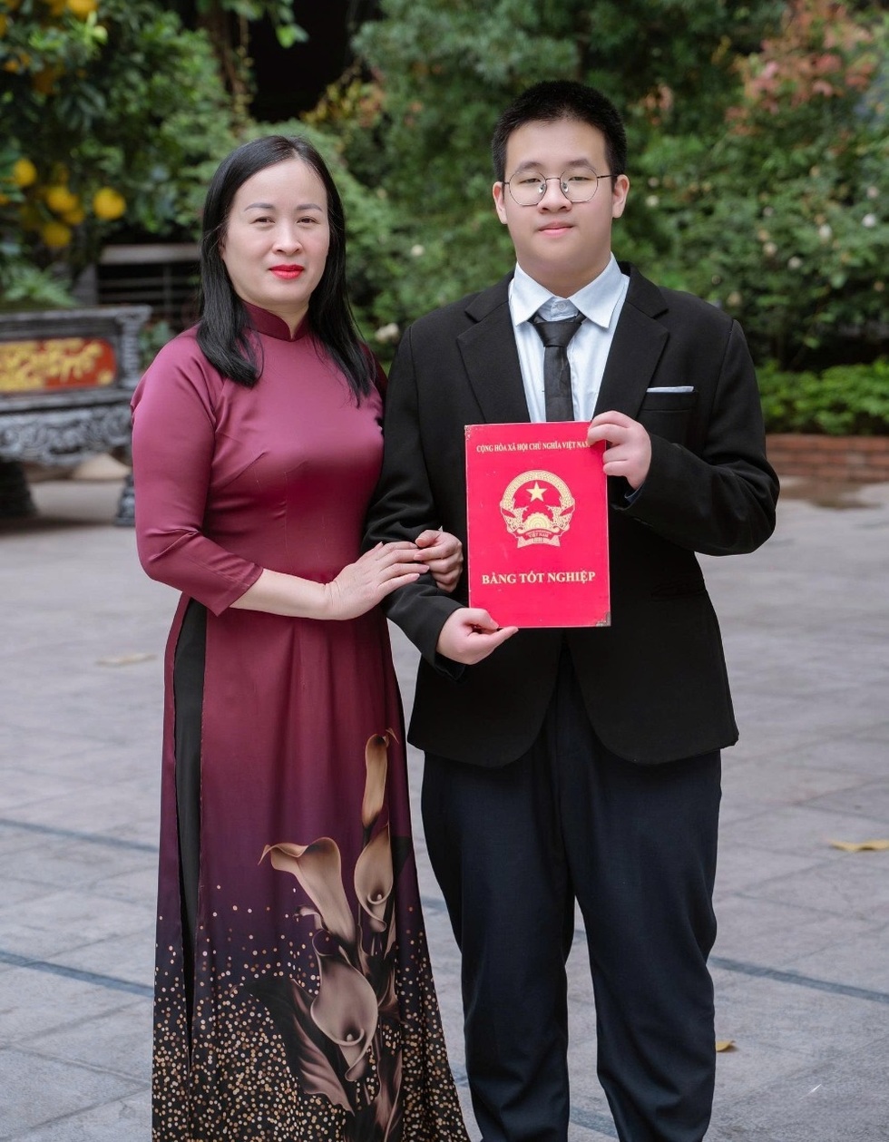 Bí mật về nam sinh đạt 10 điểm toán chuyên vào trường Khoa học tự nhiên - 1 Bí mật về nam sinh đạt 10 điểm toán chuyên vào trường Khoa học tự nhiên - 1