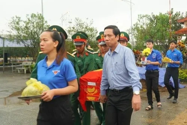 Truy điệu và an táng 8 hài cốt liệt sĩ được tìm thấy tại Quảng Trị