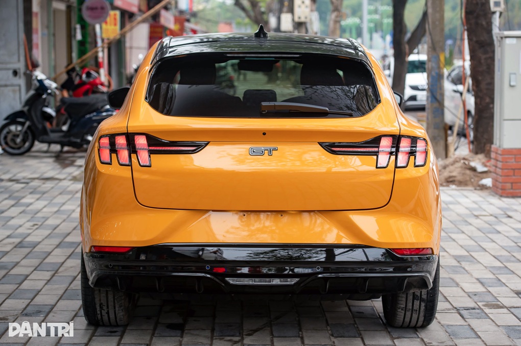 Ế 2 năm, xe điện Ford Mustang Mach-E hạ giá gần 2 tỷ đồng để tìm khách - 10 Ế 2 năm, xe điện Ford Mustang Mach-E hạ giá gần 2 tỷ đồng để tìm khách - 10