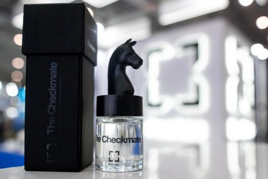 Nhà thầu vũ khí Nga trình làng nước hoa "mùi hương tiêm kích"