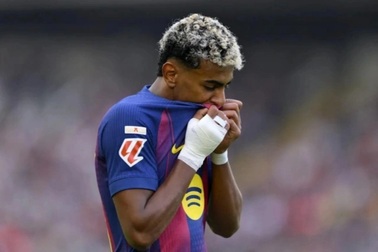 Lamine Yamal bị “đánh hội đồng”, trả giá đắt vì quá ngạo mạn