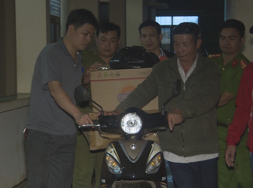 Bắt đối tượng vụ vận chuyển thuốc nổ và kíp mìn lớn nhất tại Đắk Lắk - 1 Bắt đối tượng vụ vận chuyển thuốc nổ và kíp mìn lớn nhất tại Đắk Lắk - 1