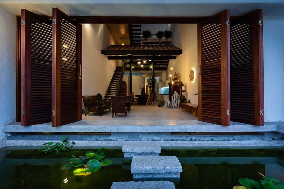 Bất ngờ “nhà chồng nhà” với kiến trúc giao thoa độc đáo ở Bình Dương - 2