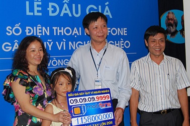 Gay cấn đấu giá sim số đẹp