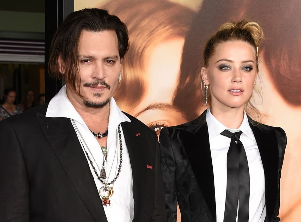 Thừa nhận là nạn nhân của bạo hành gia đình, Johnny Depp được ủng hộ | Báo Dân trí