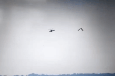 Trúng tên lửa vác vai Ukraine, trực thăng "Cá sấu" của Nga bốc cháy