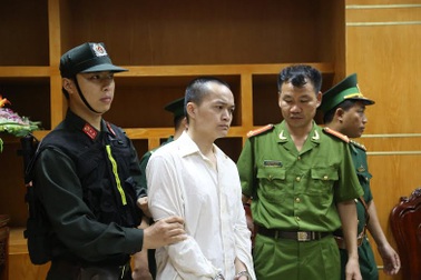 Trốn trại sang Trung Quốc trộm cắp vẫn không thoát