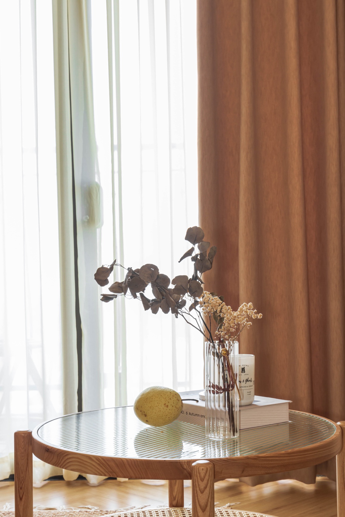 Căn hộ cực chill với màu cam cháy, chủ nhà tự thiết kế, đồ mua trên mạng - 4 Căn hộ cực chill với màu cam cháy, chủ nhà tự thiết kế, đồ mua trên mạng - 4