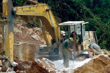 Đầu trần, chân đất ở "thủ phủ” Quỳ Hợp 