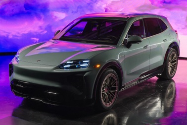 Porsche Cayenne bản chạy điện nặng hơn cả xe bán tải F-150 Raptor