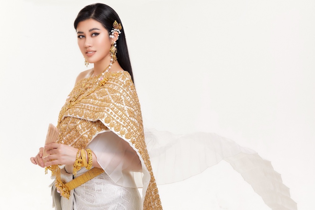 Emily Hồng Nhung quyến rũ trong bộ ảnh mang phong cách Nữ thần Songkran - 6 Emily Hồng Nhung quyến rũ trong bộ ảnh mang phong cách Nữ thần Songkran - 6