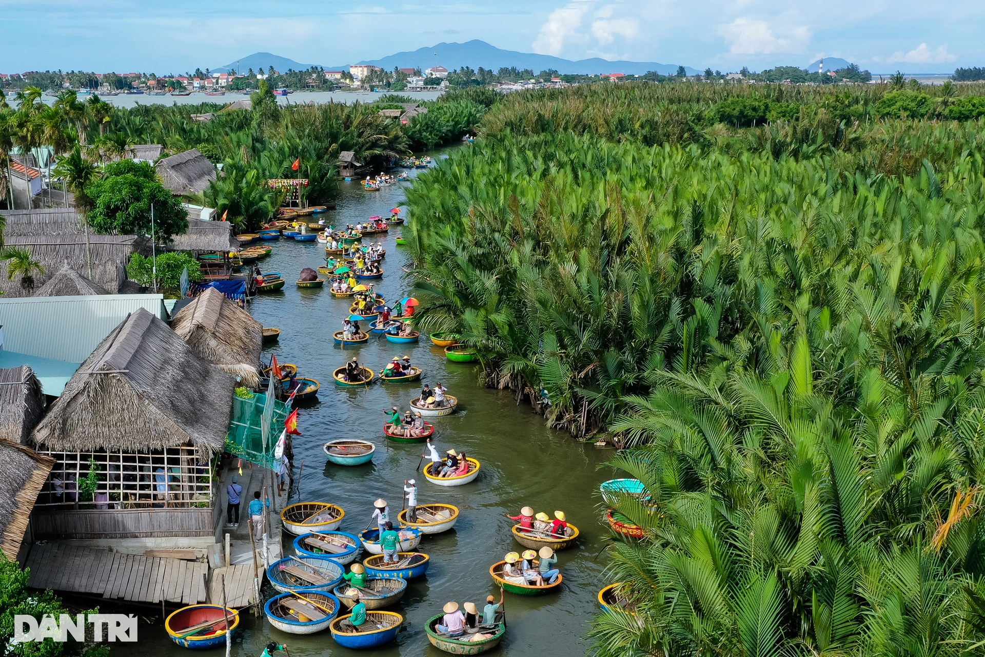 Trải nghiệm lắc thúng bồng bềnh trên sông nước ở rừng dừa Quảng Nam - 1 Trải nghiệm lắc thúng bồng bềnh trên sông nước ở rừng dừa Quảng Nam - 1
