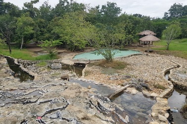 Cận cảnh mỏ khoáng nóng chưa được cấp phép nhưng vẫn bán vé thu tiền