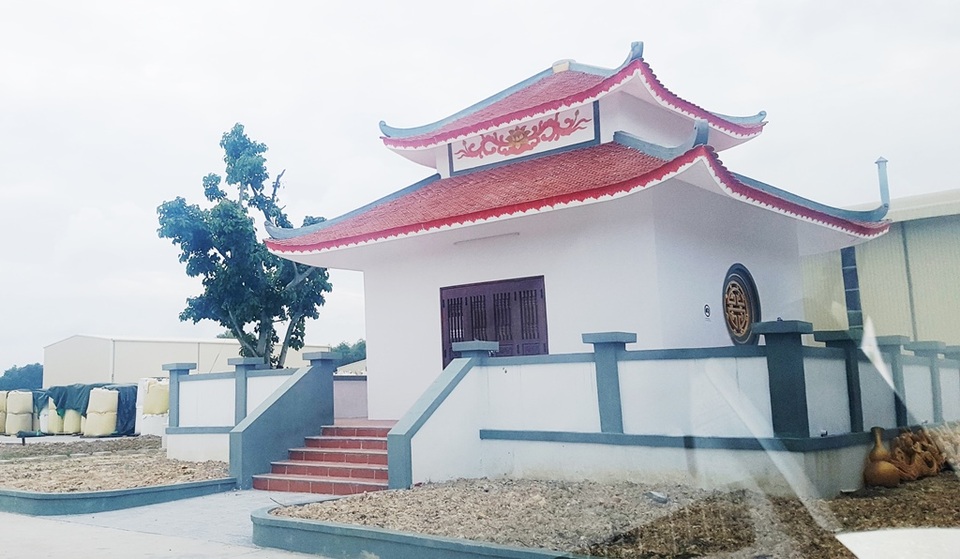 Miếu thờ trên đất khu công nghiệp: Xin đổi thành phòng truyền thống! - 2 Miếu thờ trên đất khu công nghiệp: Xin đổi thành phòng truyền thống! - 2