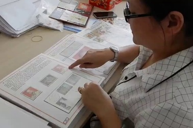 Người phụ nữ mê sưu tầm tem Bác Hồ