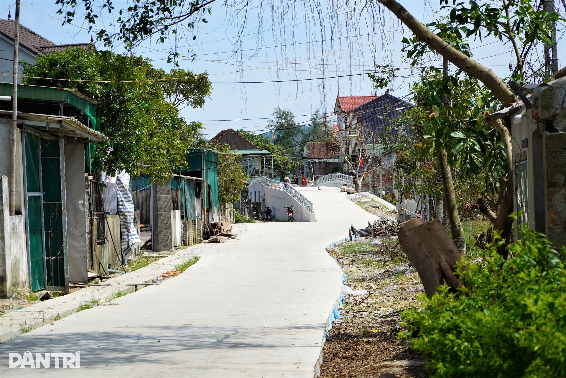 Đường dẫn lên cầu uốn lượn khó hiểu gây xôn xao dư luận - 3 Đường dẫn lên cầu uốn lượn khó hiểu gây xôn xao dư luận - 3