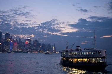 Hai tàu đâm nhau ngoài khơi Hồng Kông, 38 người bị thương