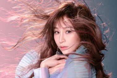 Sự hồi sinh của nữ ca sĩ đau khổ vì bị xem là "thảm họa dao kéo"