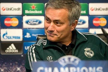 Jose Mourinho “vô đối” về tiền lương trong giới HLV
