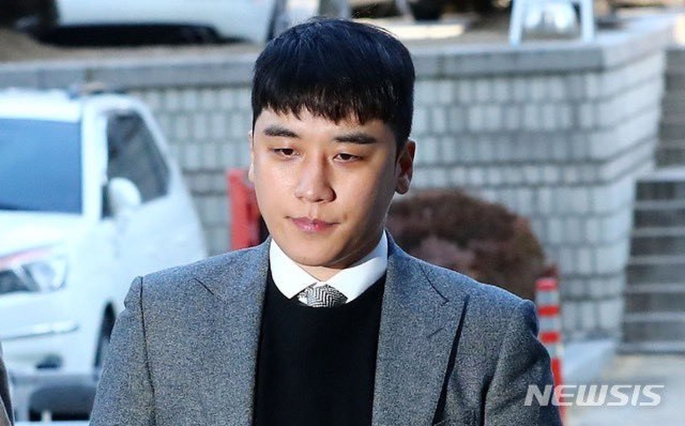 Seungri chính thức nhận giấy gọi nhập ngũ - 1 Seungri chính thức nhận giấy gọi nhập ngũ - 1