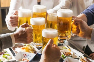 Xây dựng lộ trình tăng thuế với thuốc lá, bia, rượu