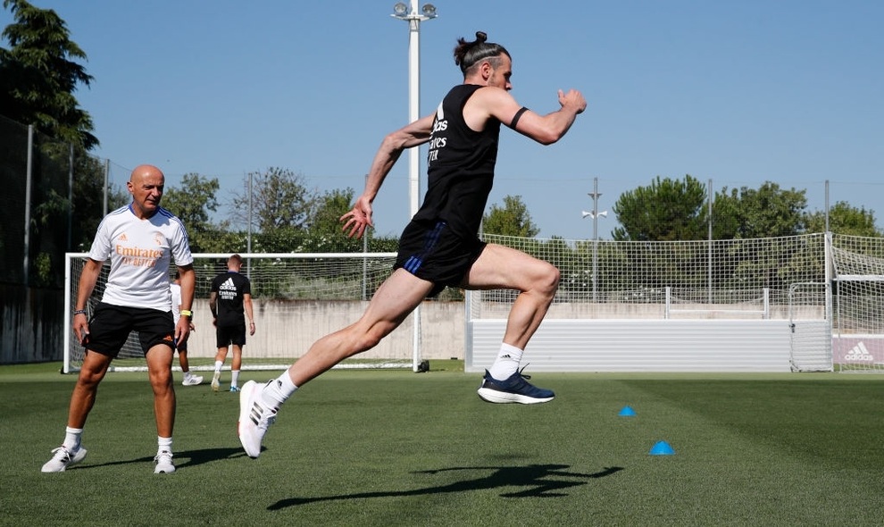 Trước ngày tới Man Utd, Raphael Varane vẫn mướt mồ hôi cùng Real Madrid - 4 Trước ngày tới Man Utd, Raphael Varane vẫn mướt mồ hôi cùng Real Madrid - 4