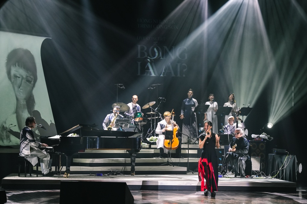 10. Tại Live Concert đặc biệt này, Diva Hồng Nhung cũng trình bày những ca khúc mới do cô sáng tác mang tên 10. (1).jpg