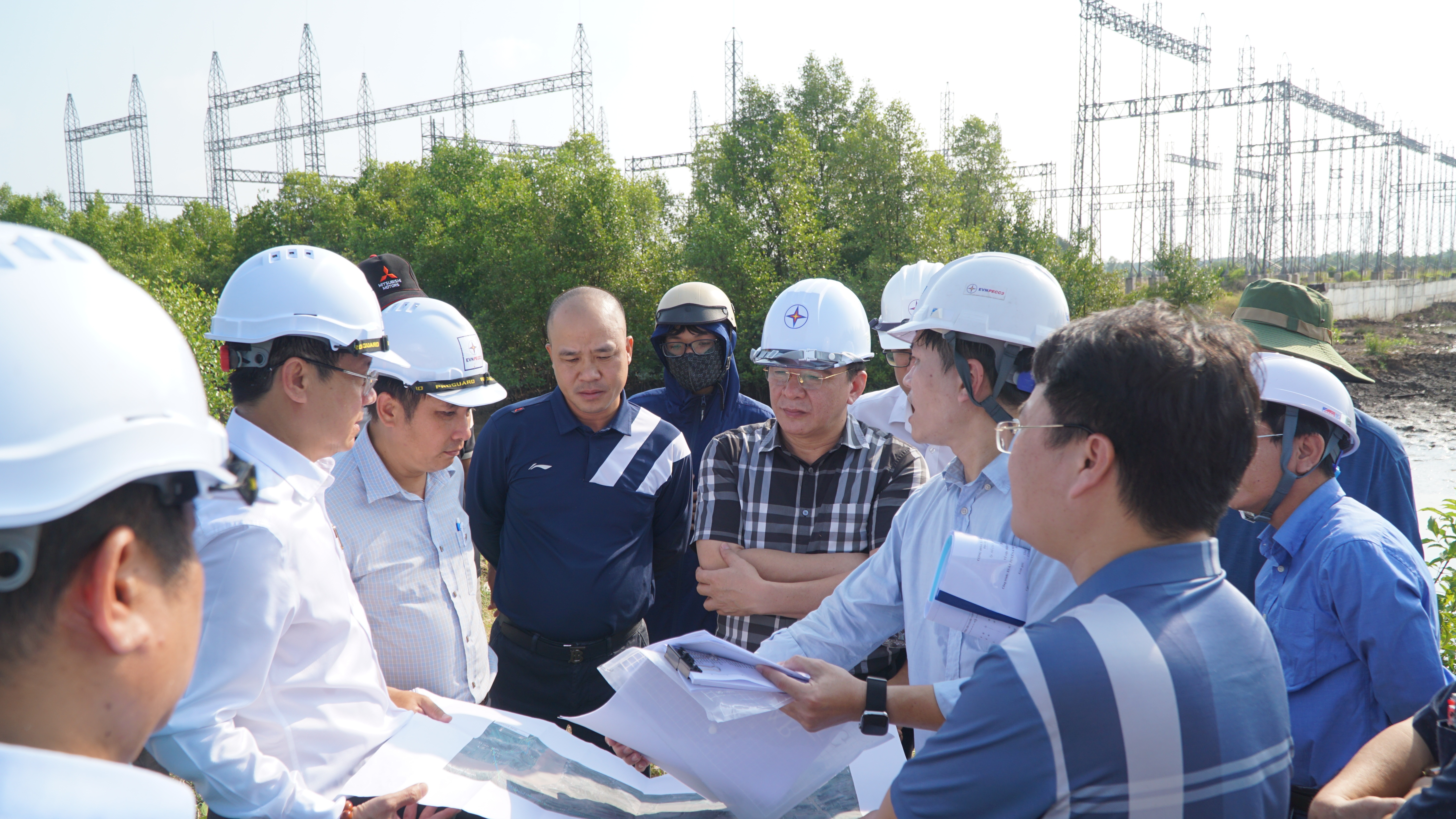 50 năm Tổng công ty Điện lực miền Nam: Tri ân lịch sử - Tự hào tiếp bước - 11 50 năm Tổng công ty Điện lực miền Nam: Tri ân lịch sử - Tự hào tiếp bước - 11