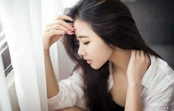 Berjalan di sekitar jalan, saya secara tidak sengaja menemui kegemaran menantu saya untuk mendedahkan pakaian - 1 Đi dạo phố, tôi tình cờ phát hiện sở thích ăn mặc hở hang của con dâu - 1