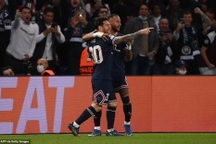 Messi nói gì sau khi lập siêu phẩm đầu tiên cho PSG vào lưới Man City?