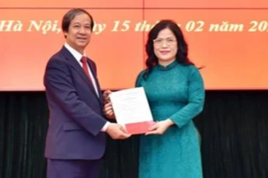 Nữ cán bộ Nghệ An chính thức nhận quyết định làm Thứ trưởng Bộ Giáo dục