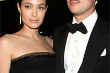 Brad Pitt và Angelina Jolie lại trở về Mỹ