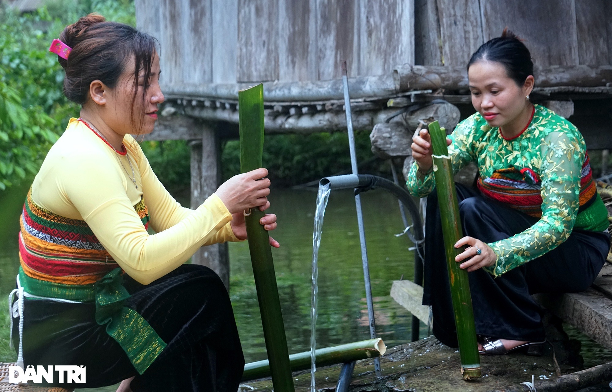 Độc đáo món cơm đồ trong ống nứa, mang hơi thở của núi rừng - 8