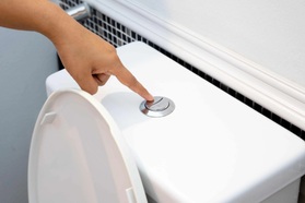 Đóng hay mở nắp khi xả bồn cầu, cách nào tốt hơn cho sức khỏe?