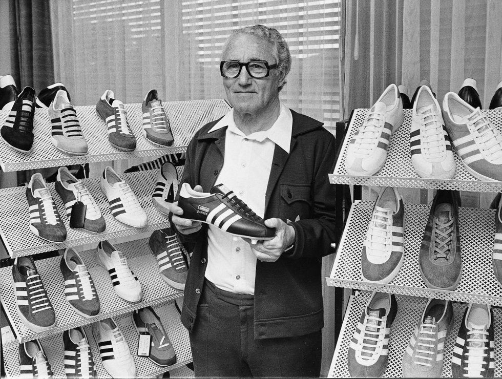 Hàng triệu đôi giày chỏng chơ trong kho và bí mật về khủng hoảng của Adidas - 4 Hàng triệu đôi giày chỏng chơ trong kho và bí mật về khủng hoảng của Adidas - 4