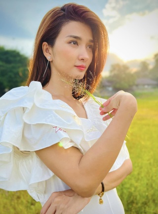 NSƯT Kim Tuyến: Mẹ đơn thân gợi cảm, nghi vấn hẹn hò "chị đẹp" kém 8 tuổi - 8