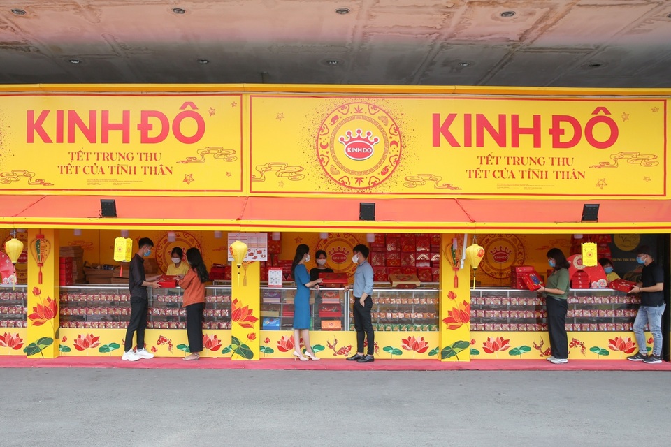 Thị trường bánh trung thu sôi động dù dịch bệnh vẫn còn - 2 Thị trường bánh trung thu sôi động dù dịch bệnh vẫn còn - 2