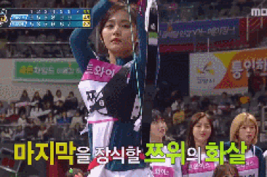 Clip “Rùng mình với cô gái chụp ảnh ở độ cao nguy hiểm” gây sốt Internet tuần qua