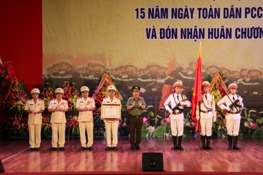 Cảnh sát PCCC Bắc Ninh đón nhận Huân chương Chiến công hạng Nhì